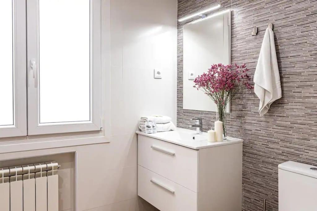 Nice Apartment Near Gran Via Val27 マドリード エクステリア 写真